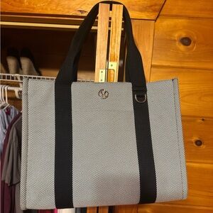 Lululemon two tone tote bag